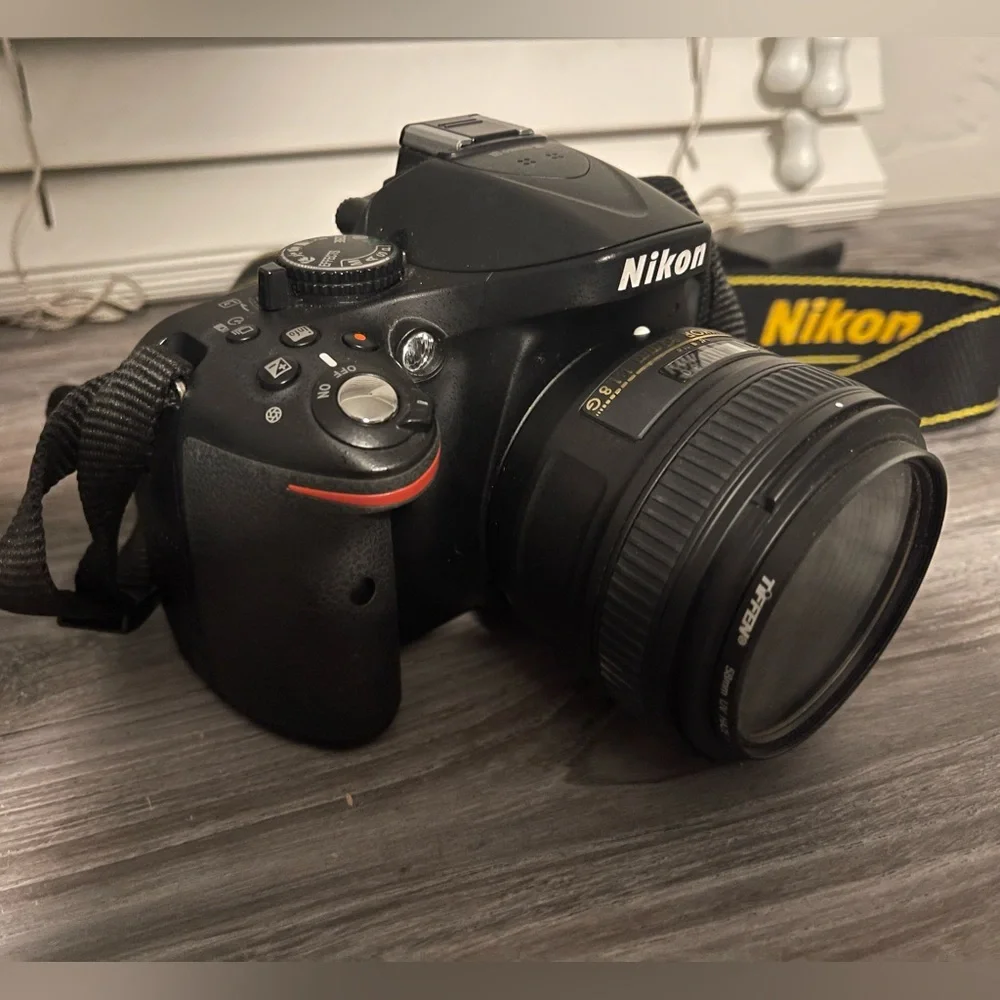 Nikon D5200 DSLR
